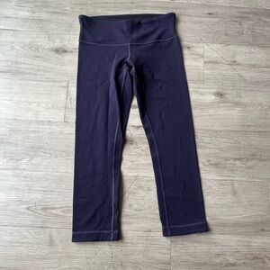 Lululemon plum purple crop leggings sz 6